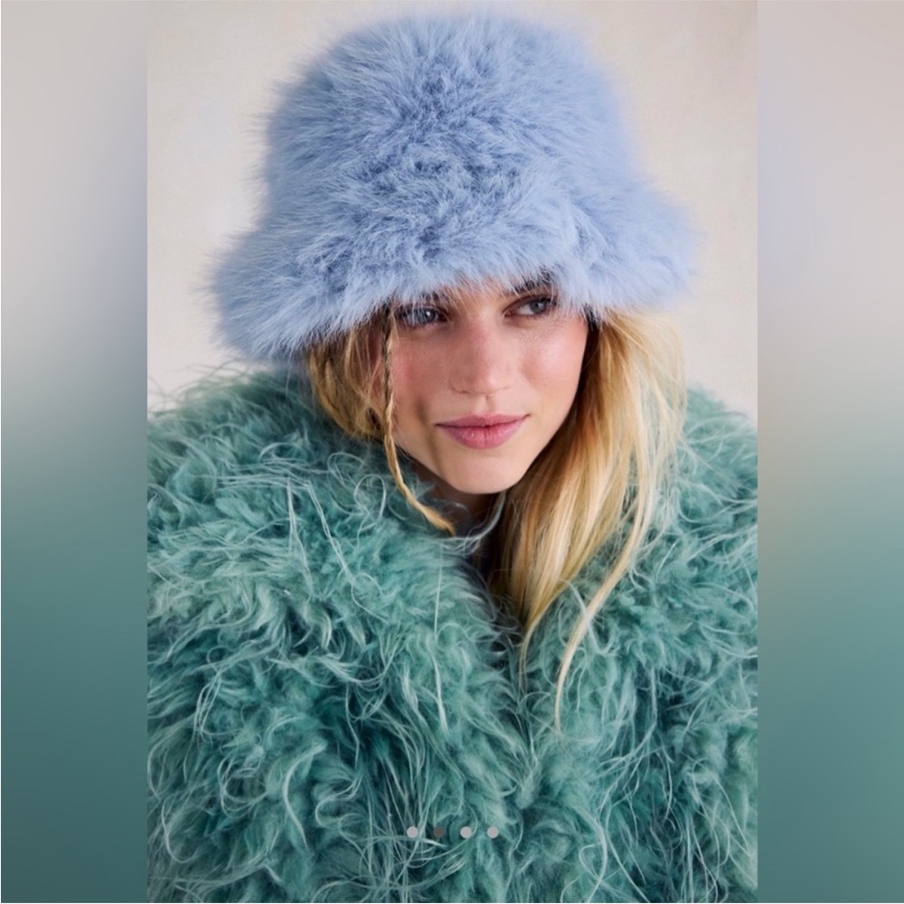 Free people X Unreal Fur ICE Queen Bucket hat